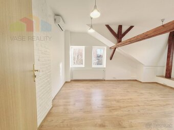 Na prenájom administratívny priestor, 111 m², Jakubovo nám., - 6