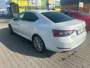 Škoda Superb 2.0 TDI SCR Sportline 4x4 DSG - 6