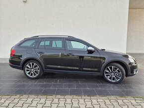 Octavia scout 4x4 2,0tdi DSG7 - 6