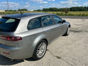 Alfa Romeo 159 2.2JTS - 6