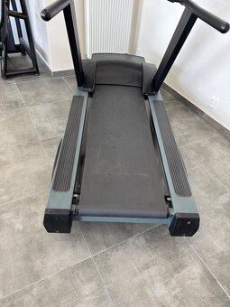 Life Fitness 9500HR - profi běžecký pás - 6