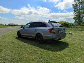 ŠKODA SUPERB COMBI 2.0 TDI 170K ELEGANCE - 6