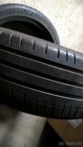 2 ks LETNÉ 215/45 ZR18 93Y MICHELIN cca 5-6 mm LEN 25,-€/kus - 6