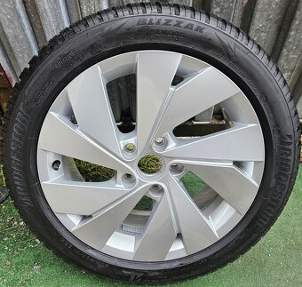 Atraktívna,originálna zimná sada VW - 5x112 R17 + 205/50 r17 - 6