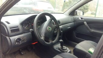 Skoda Octavia Tour 1.6 FSI - 6