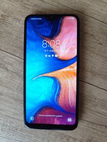 Samsung Galaxy A20e dual SIM – super stav s príslušenstvom - 6