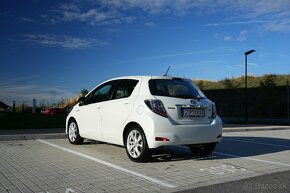 Toyota Yaris Hybrid REZERVOVANÉ - 6