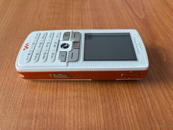 Sony Ericsson W800i - 6