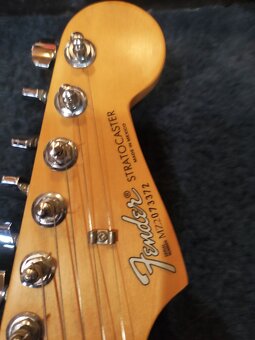 Fender Stratocaster - 6