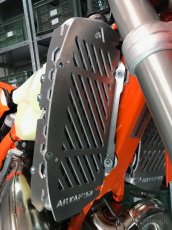 Výztuhy kryty chladiče komplet s ventilátorem KTM, Husqvarna - 6