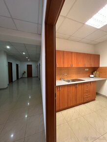 KANCELÁRIA NA PRENÁJOM / 25 m² CETRUM ZVOLENA - 6