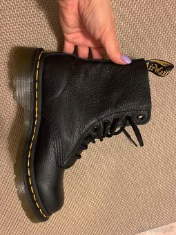 Dr. Martens - 6