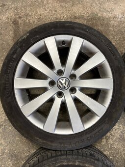 Predám originál VW elektróny 5x112 R17 s letnými pneu 235/45 - 6