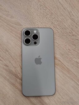 iPhone 15 Pro Max (256GB) - 6