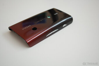 Nový zadny kryt Sony Ericsson Xperia (e15i) - 6