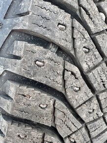 Zimne gumy Goodyear R17 (s hrotmi) - 6