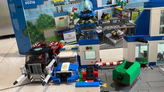 Lego city 60316 - 6