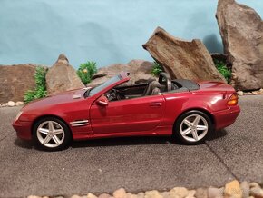 Prodám model 1:18 Mercedes Benz SL 500 2001 - 6