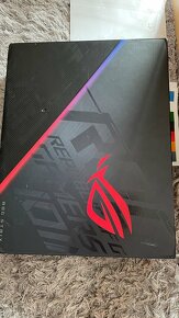 Asus ROG Strix Scar III - 6