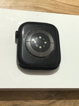 Predám Apple Watch 10 46mm Jet Black Malé známky používania - 6