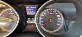 Hyundai I30 CW 1.6,88kw,benzín,Navigácia,kamera - 6