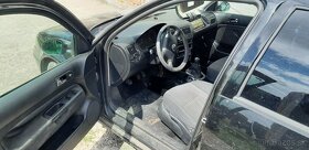 Volkswagen Golf 4  1.4i  rok 2003 - 6