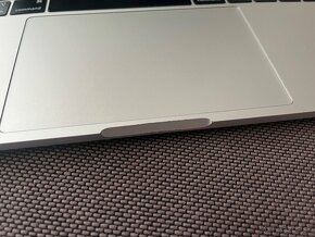 Macbook Pro 13 Touchbar 2018, 256GB, 16GB RAM - 6