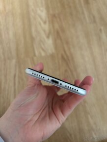 Apple IPhone SE 2020 64 GB - 6