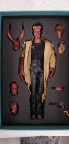 ART TOYS Hellman Hellboy - 6