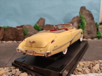 prodám model 1:18 buick roadmaster 1949 - 6