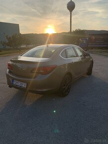 Opel Astra 1.4 Turbo - 6