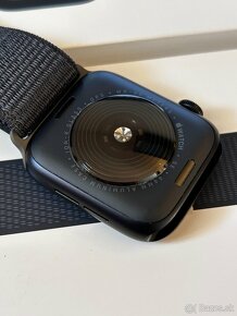 Apple Watch SE 2022 44mm Tmavo atramentový hliník+ remienok - 6