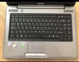 Toshiba satellite pro A300 laptop notebook - 6