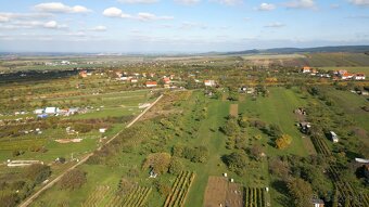 Pozemok 3927 m2 s pekným výhľadom na Skalicu - 6