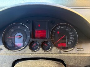 Rozpredam VW PassatB6 2,0 TDI 103kw 230000km - 6