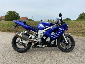 Yamaha R6 - 6