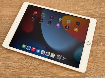 Apple iPad 7 - 6