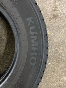 Zimné pneu 215/70R15C viem aj prezuť - 6