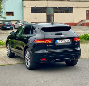 Jaguar F-Pace 3.0 - 6