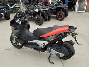 Aprilia SR 300 Max - 6