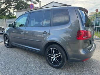 Predám Volkswagen Touran 1.6tdi  DSG 77kw 2011 - 6