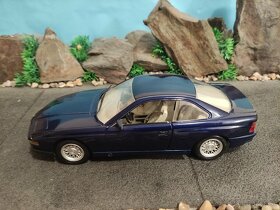 prodám model 1:18 BMW 850i - 6