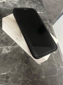 Predám iPhone 11 64GB čierny - 6