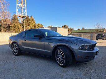 Predám auto Ford Mustang - 6