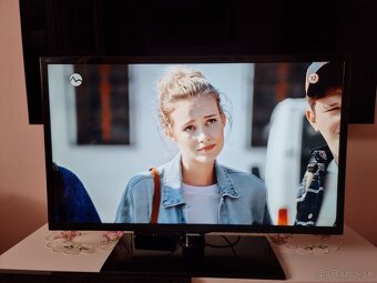 Predám LED TV SAMSUNG UE32EH4003W HD - 6