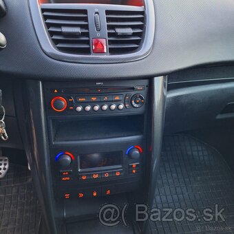 Peugeot 207 1.6 gti 110kw - 6