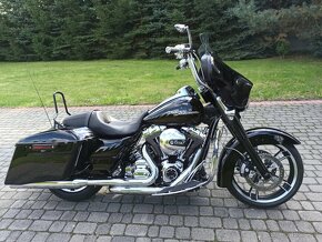 Harley Davidson FLHX Street Glide - 6