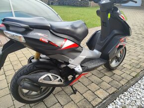 Skúter Aprilia SR 50 - 6