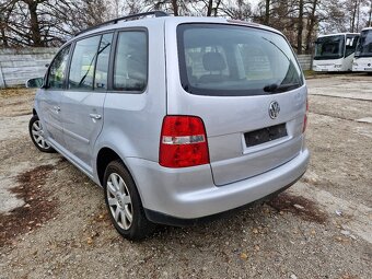 Volkswagen Touran - 6