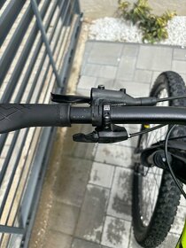 Predám karbónový MTB hardtail Lapierre PRORACE 5.9 SAT, mod - 6